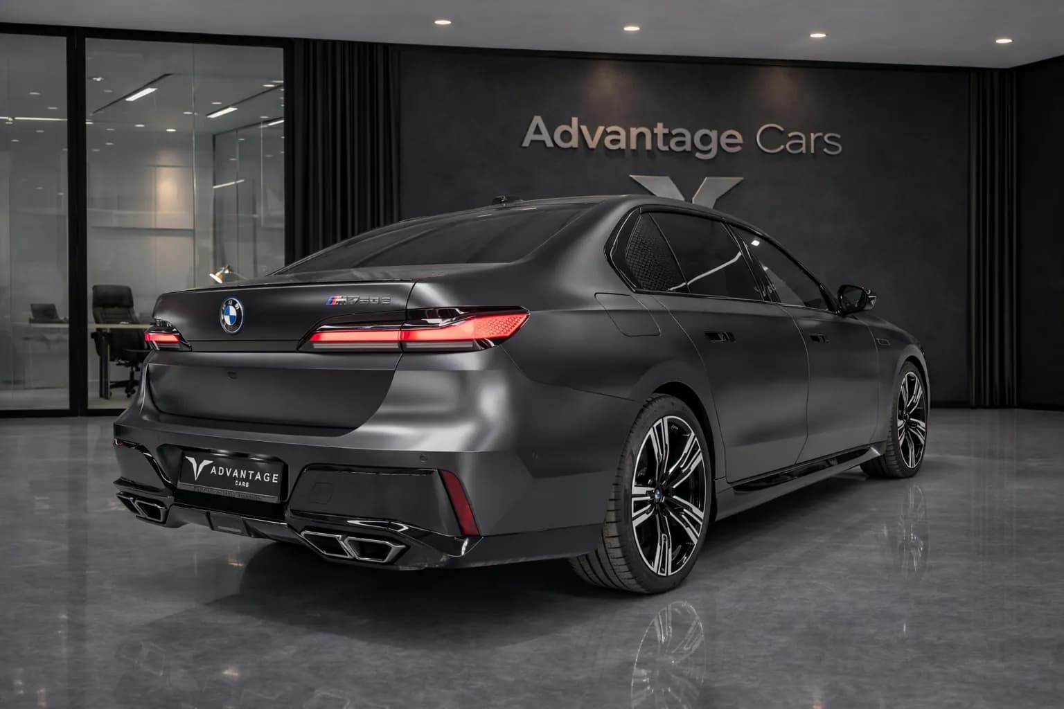 BMW M760e — imaginea 11