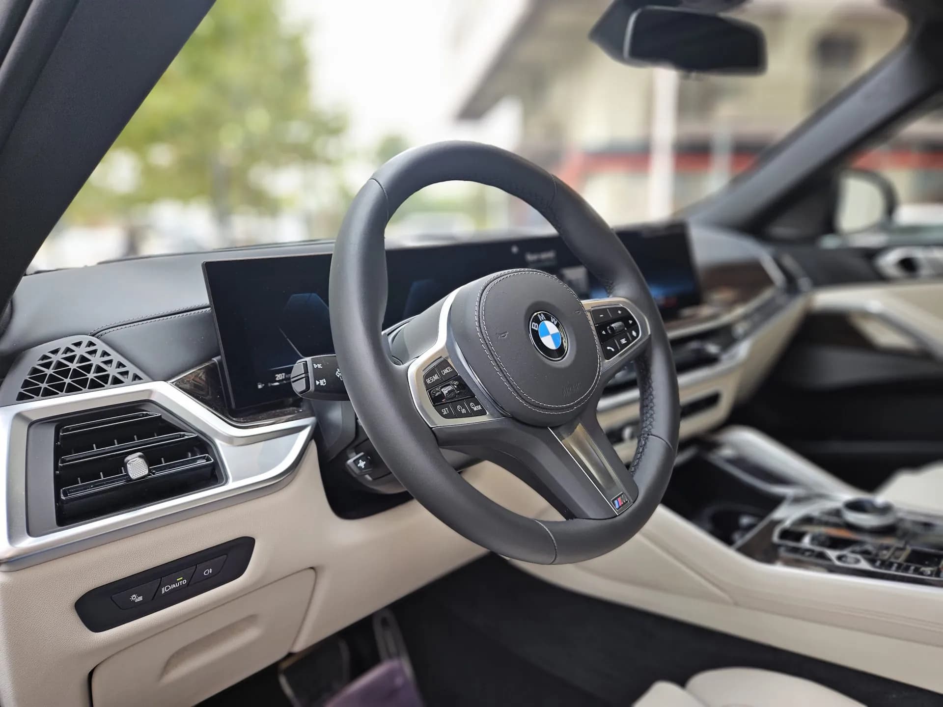 BMW X6 40i xDrive M-Sport — imaginea 12