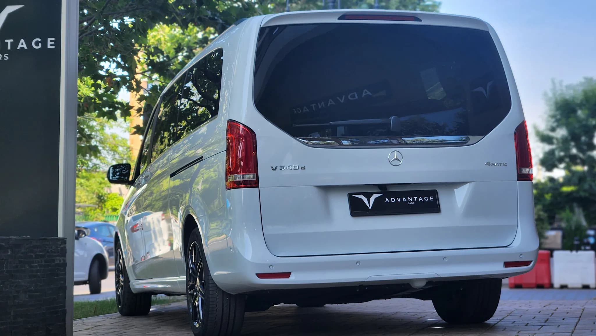 Mercedes-Benz V300-AMG Style — imaginea 9