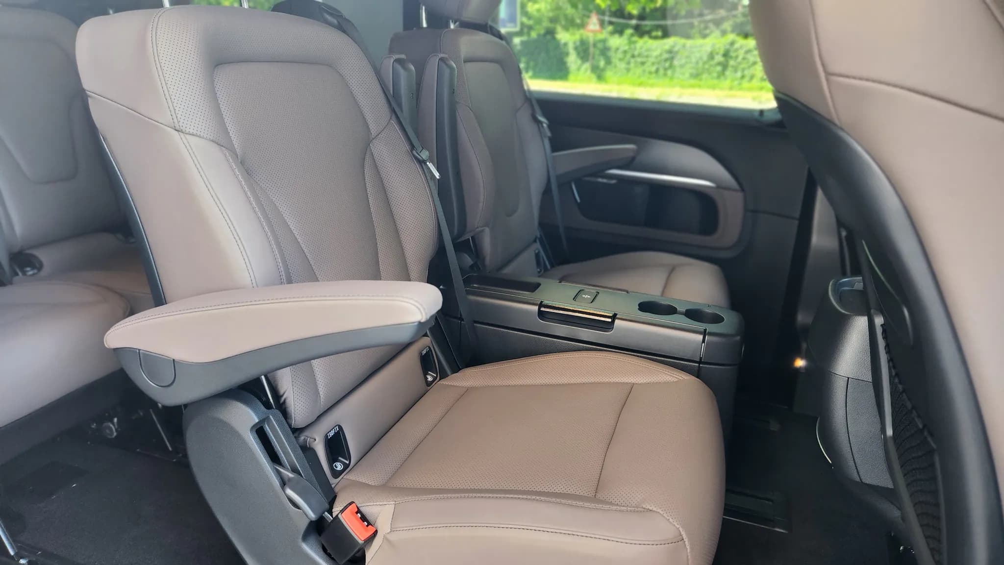 Mercedes-Benz V300-AMG Style — imaginea 11