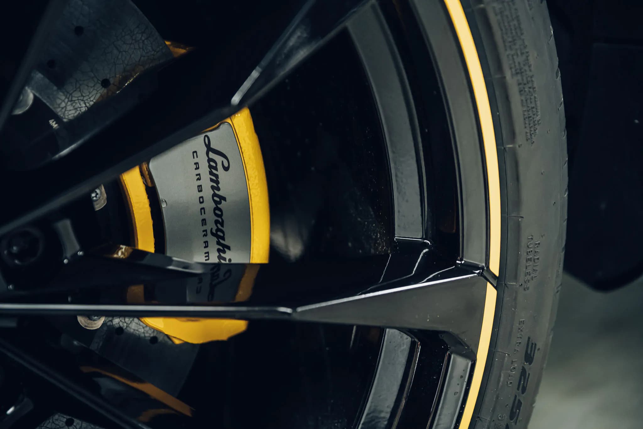 Lamborghini Urus SE — imaginea 23