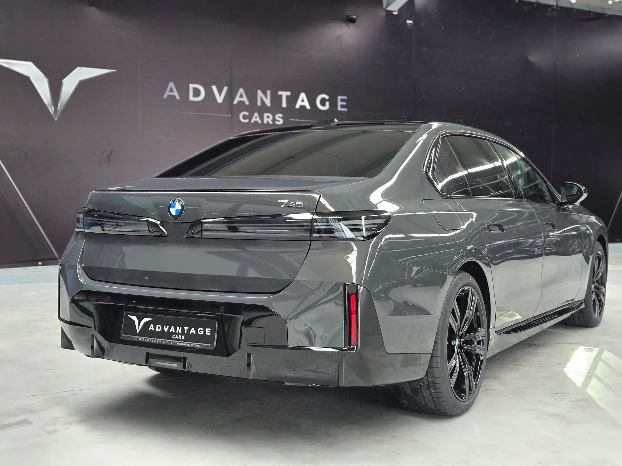 BMW 740 xDrive M-Sport Pro&Individual — imaginea 7