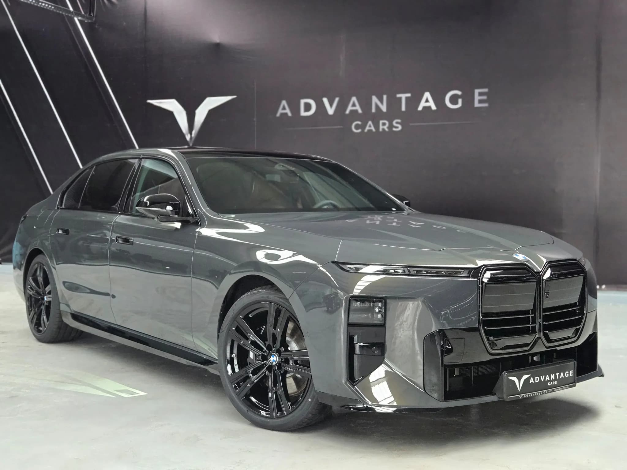 BMW 740 xDrive M-Sport Pro&Individual — imaginea 8