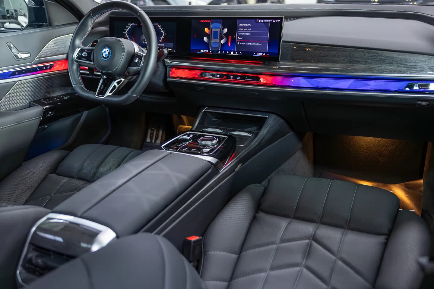 BMW M760e xDrive — imaginea 16