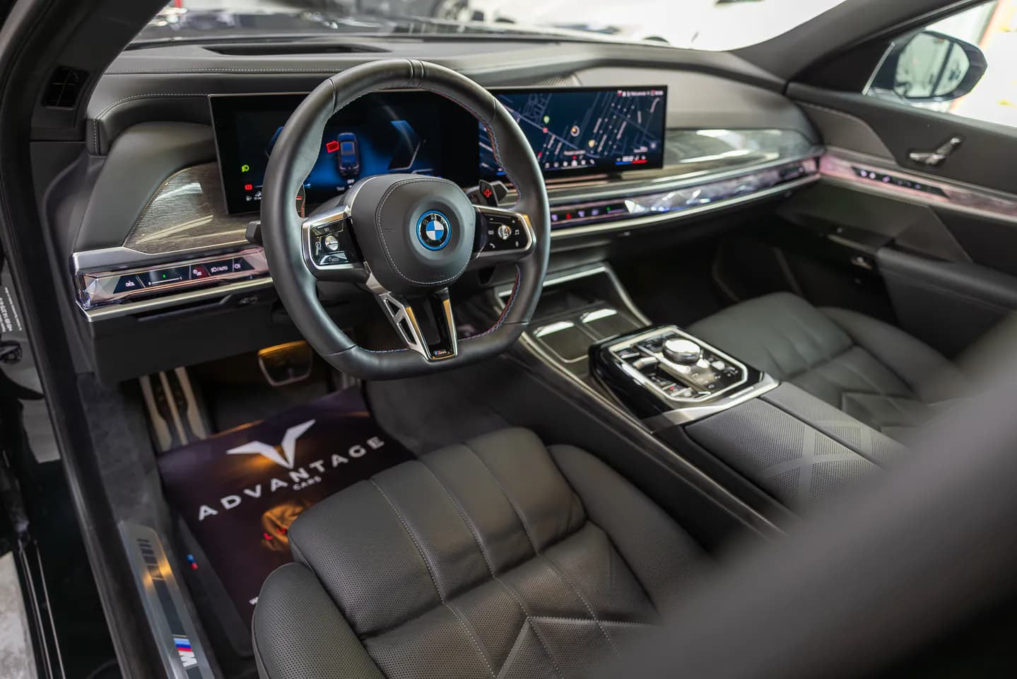 BMW M760e xDrive — imaginea 18