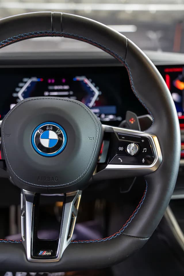 BMW M760e xDrive — imaginea 14