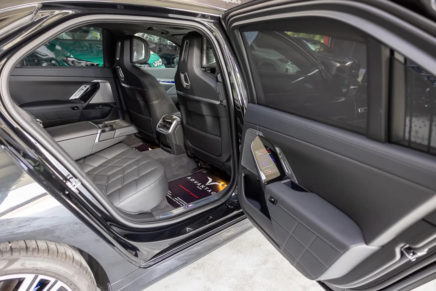 BMW M760e xDrive — imaginea 12