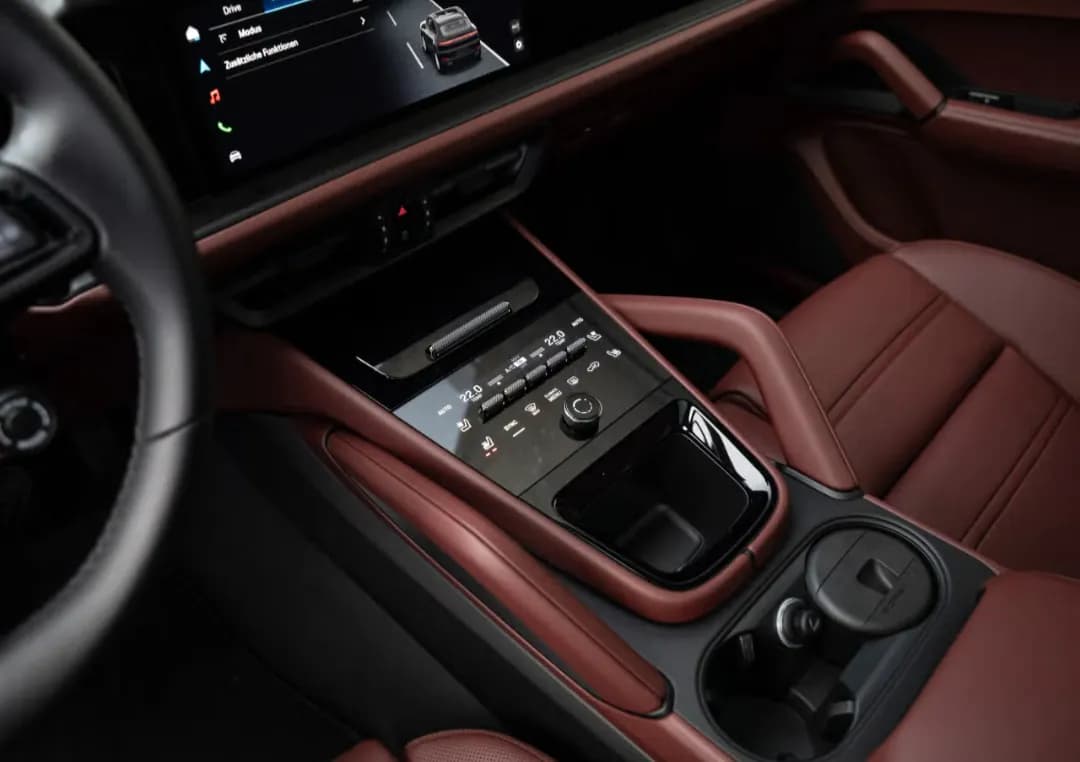 Porsche Cayenne E-Hybrid Coupe Black Edition — imaginea 9
