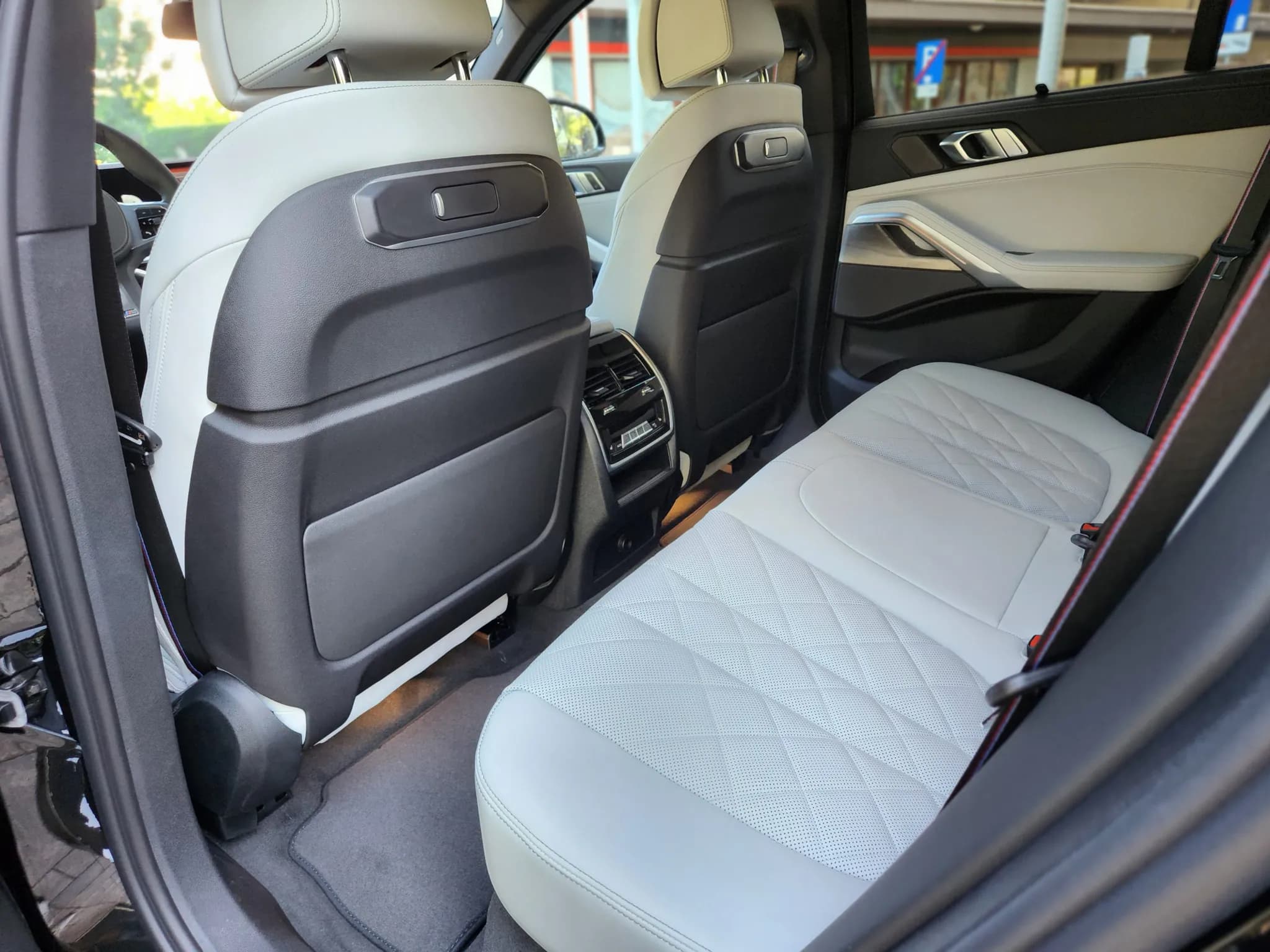 BMW X6 40i — imaginea 13