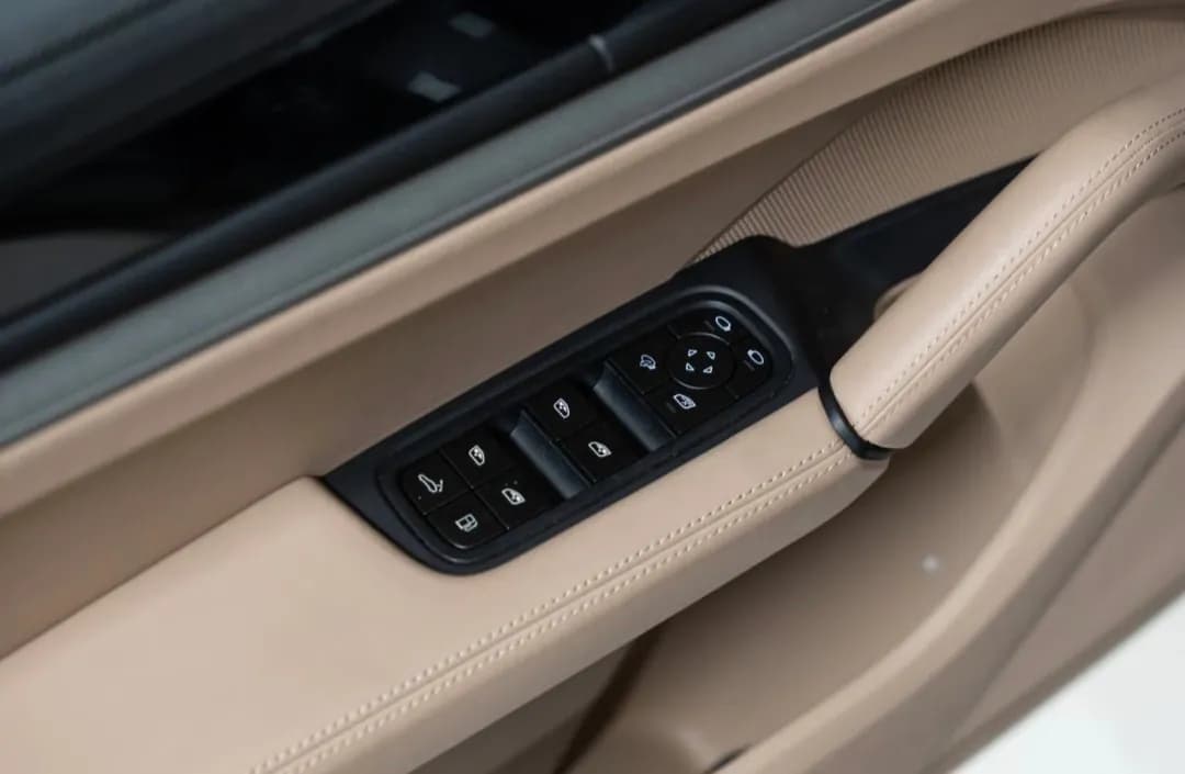 Porsche Cayenne E-Hybrid — imaginea 10