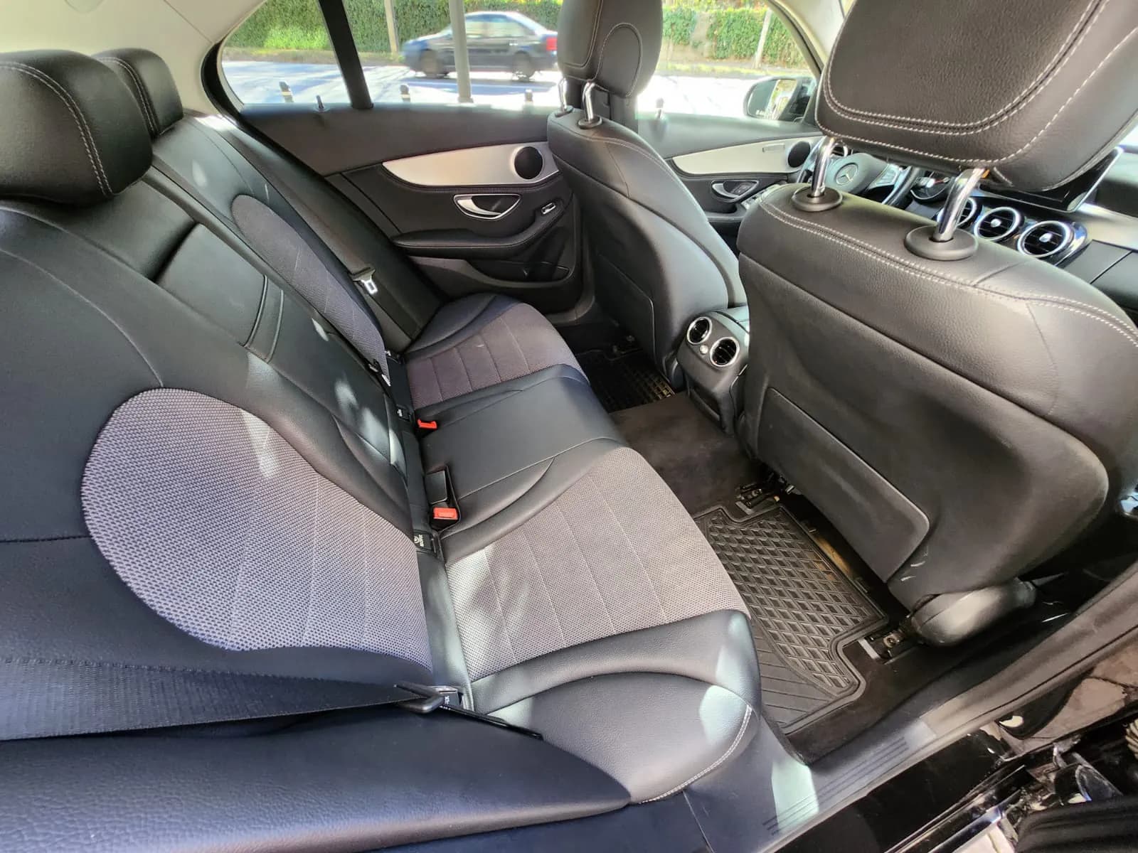 MERCEDES BENZ C 250 d — imaginea 17