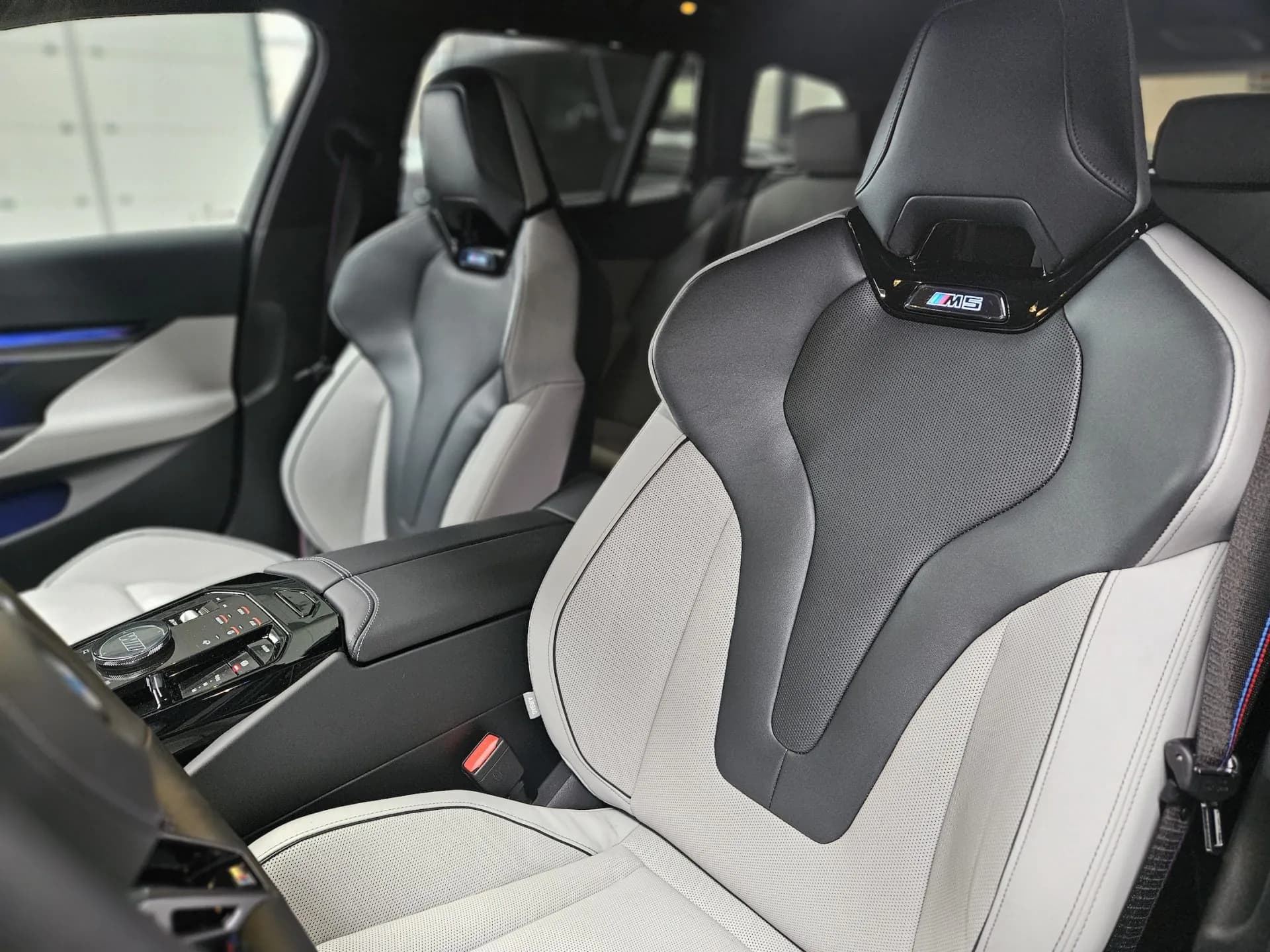 BMW M5 Touring MY25 — imaginea 16