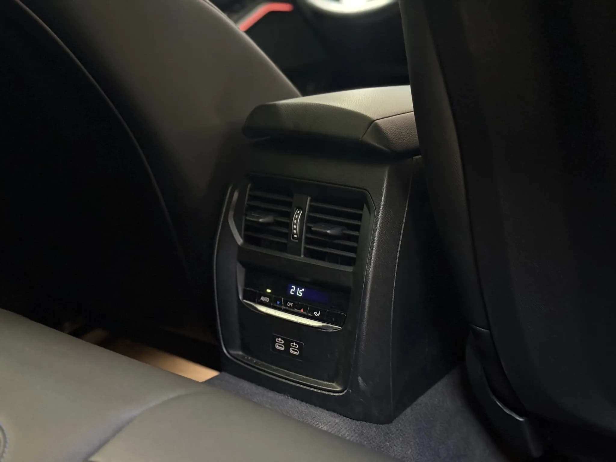 BMW Seria 3 320d xDrive — imaginea 14