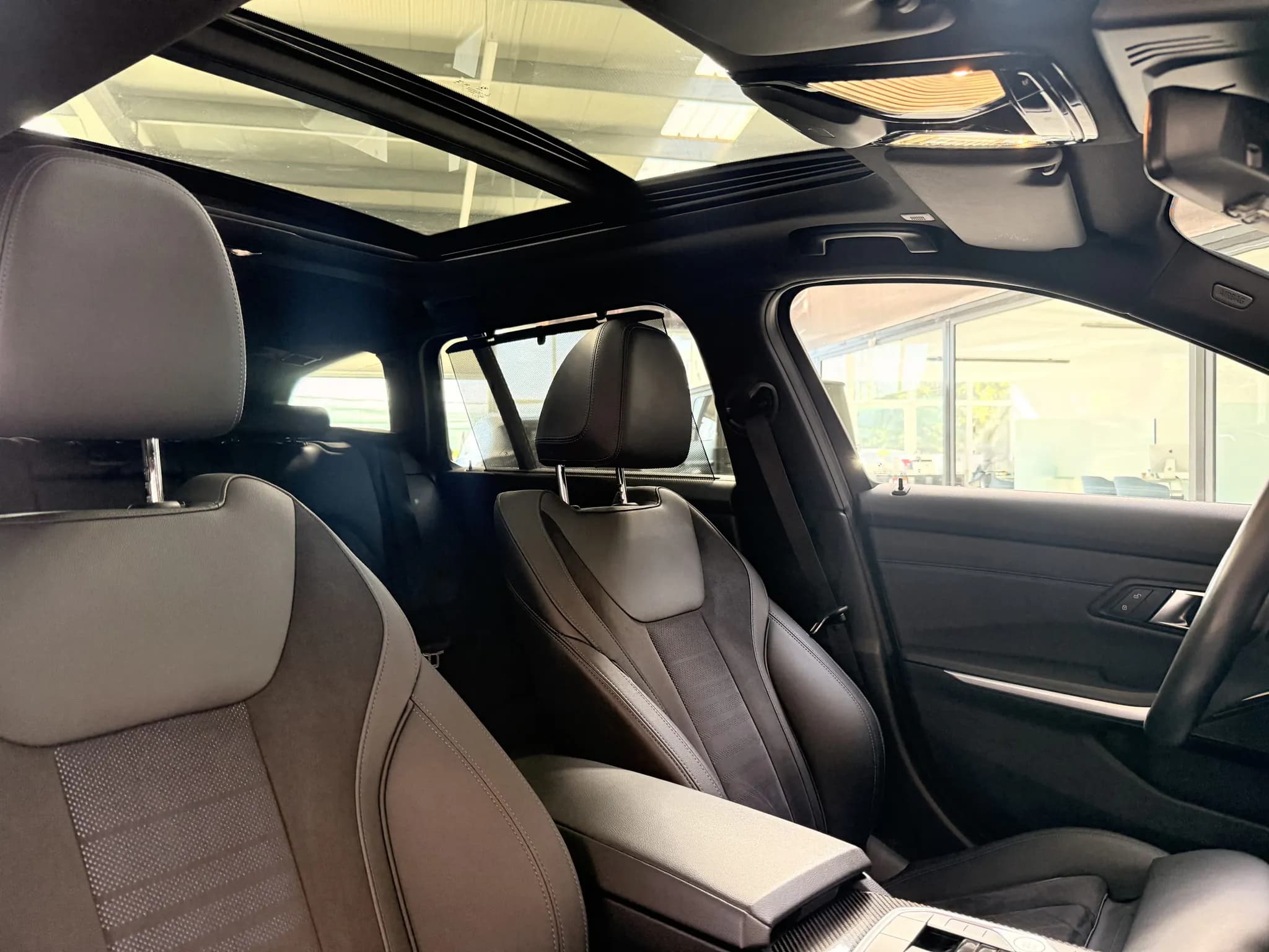 BMW Seria 3 320d xDrive — imaginea 10