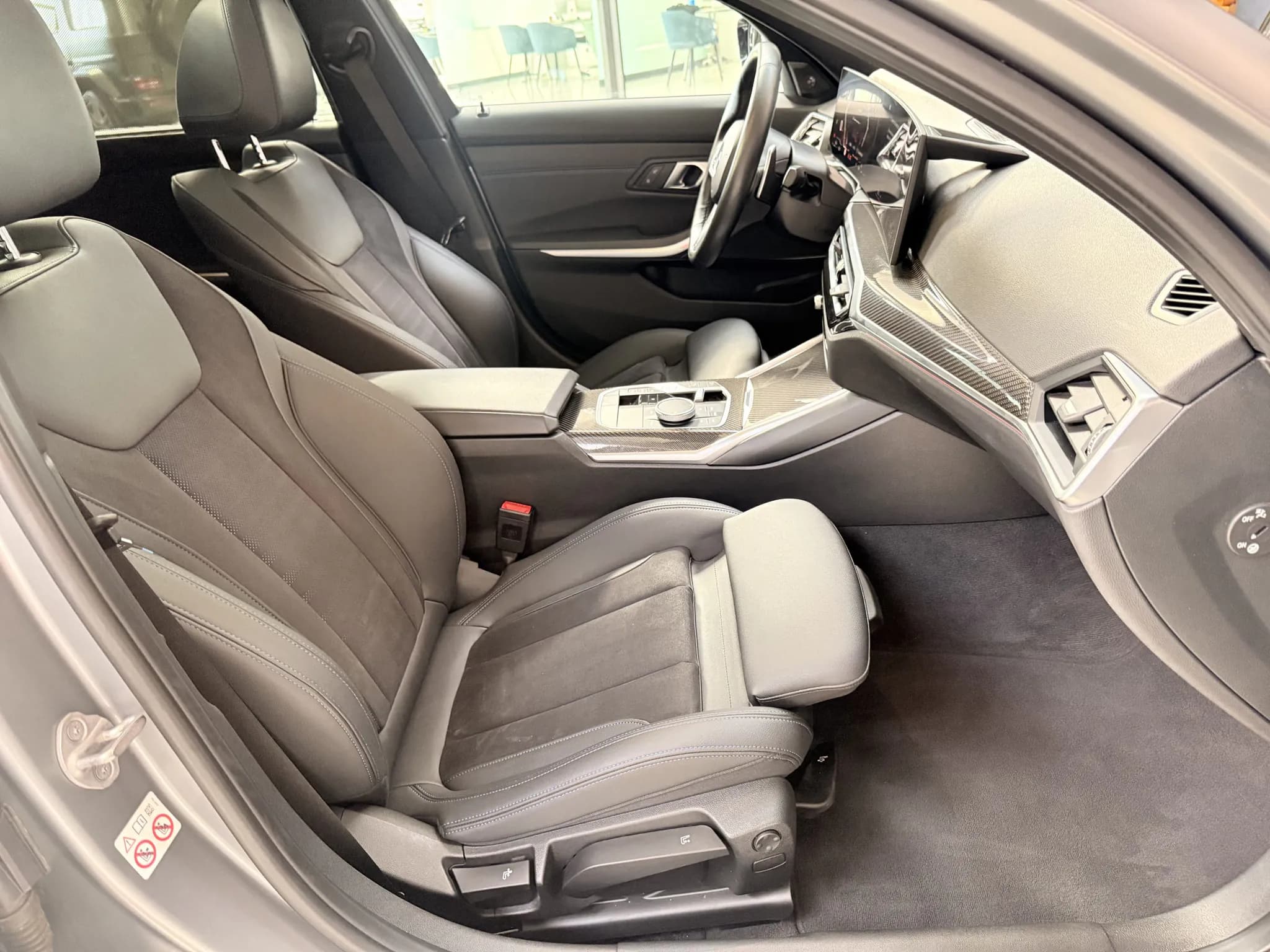 BMW Seria 3 320d xDrive — imaginea 11