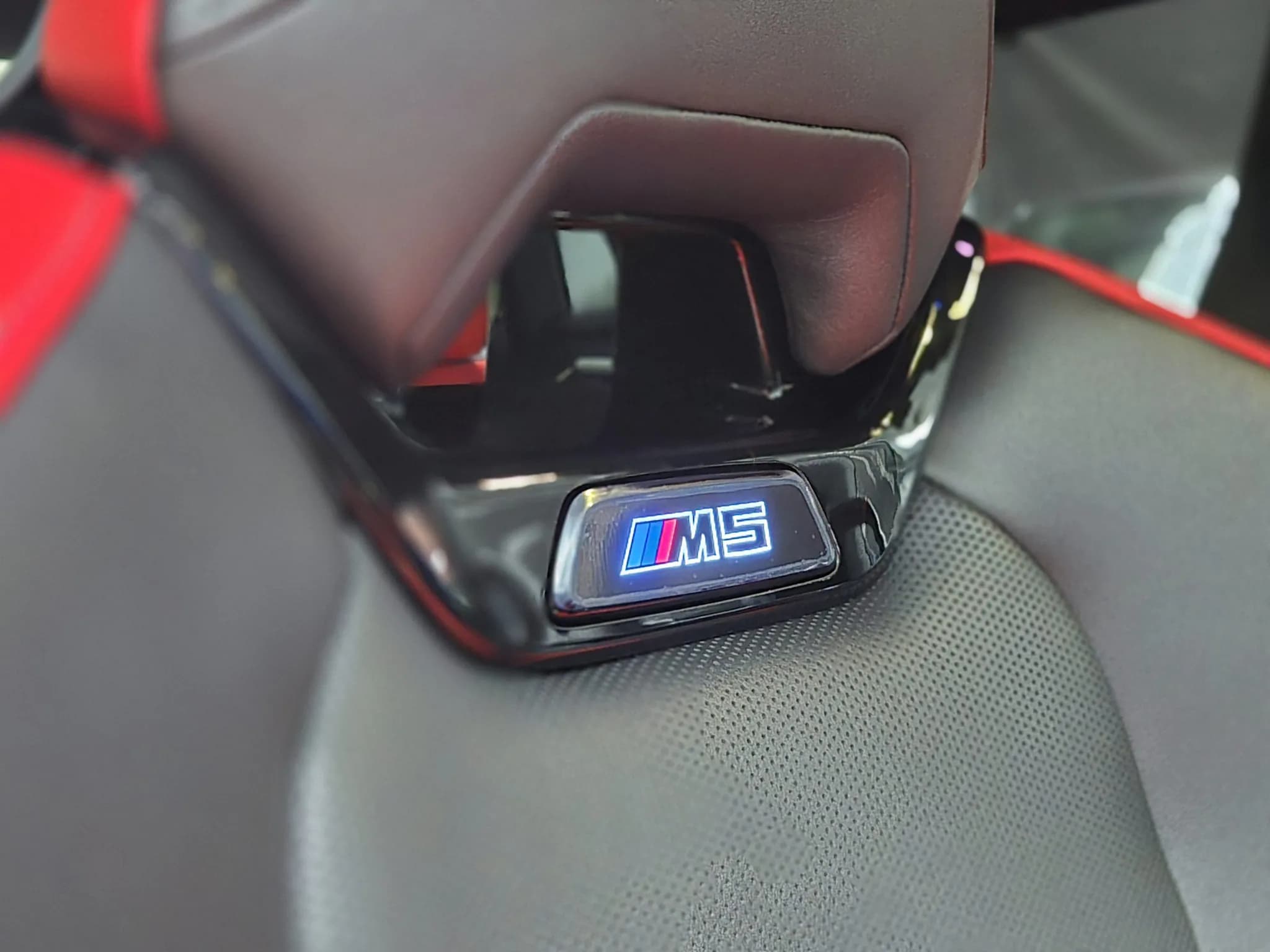 BMW M5 Sedan / Ultimate Package — imaginea 15
