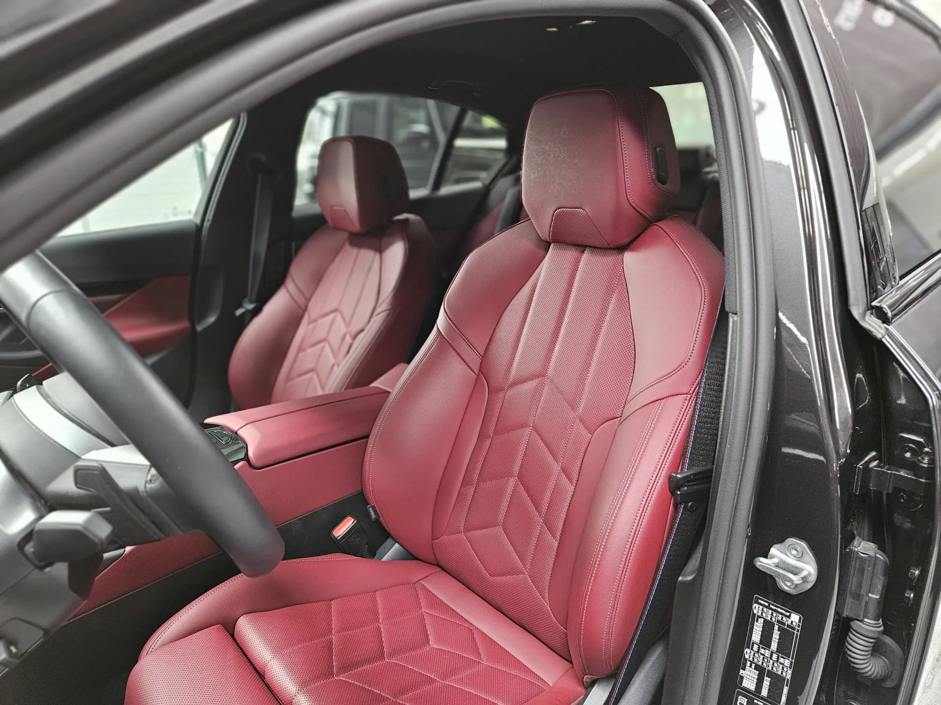 BMW 520d xDrive M-Sport Pro — imaginea 11