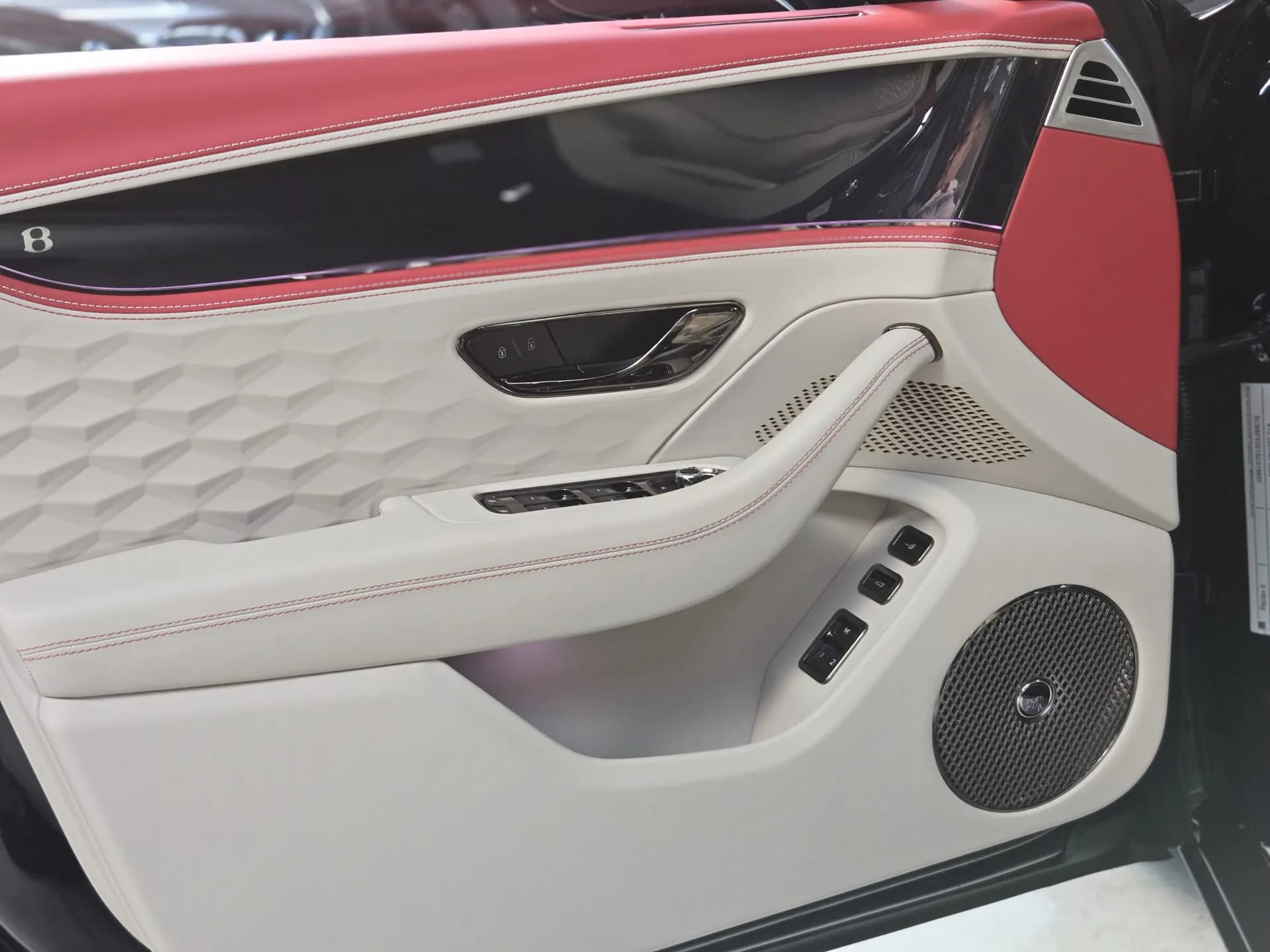 Bentley Flying Spur Mulliner — imaginea 17